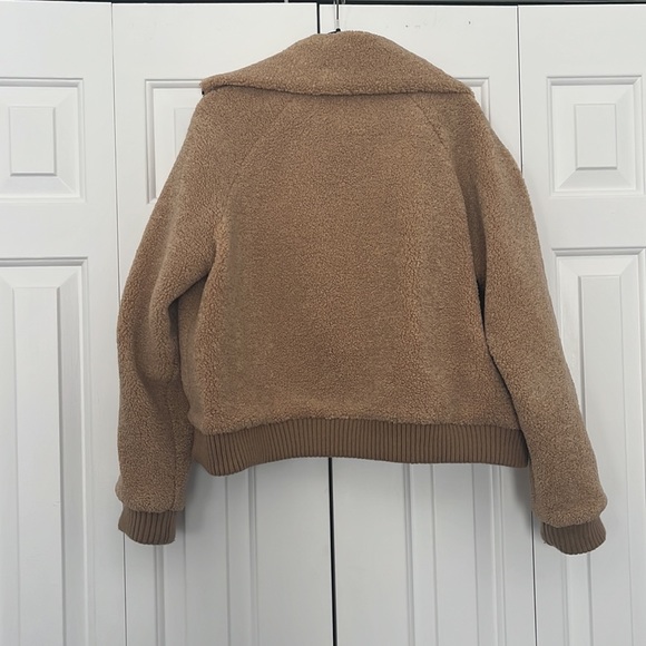 Line & Dot Camel Fleece Zip Up Jacket in Large - Picture 3 of 3